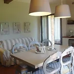 דירה Antico Casale Rodilosso מונטאיונה