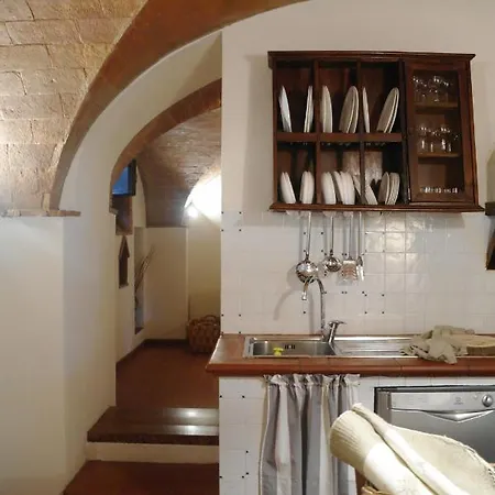 Antico Casale Rodilosso * 蒙塔约内